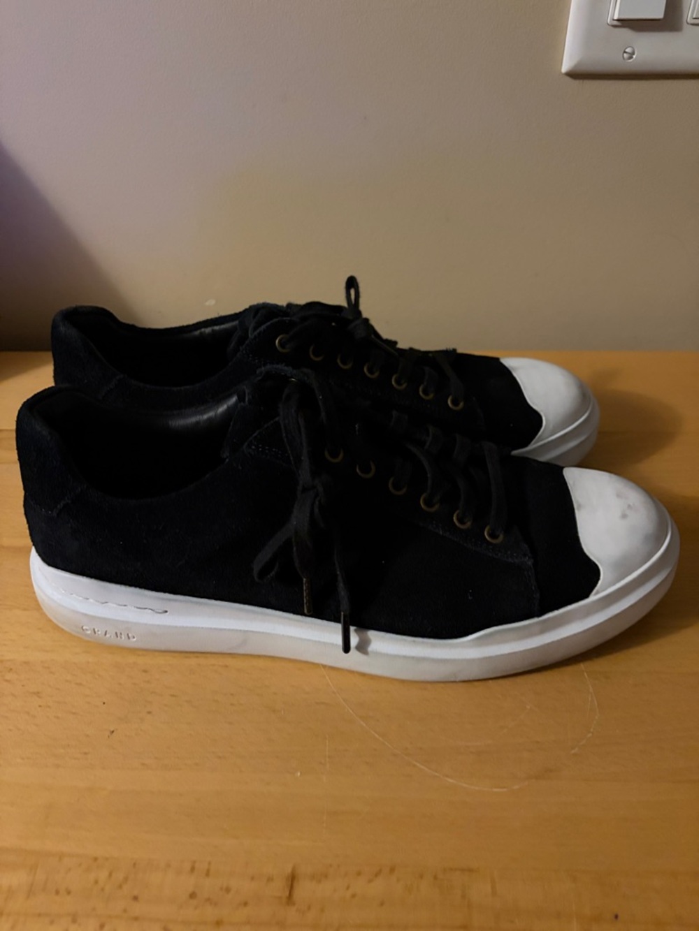 Cole Haan Men's Black Suede Low-Top Sneakers with White Toe Cap Sz 10